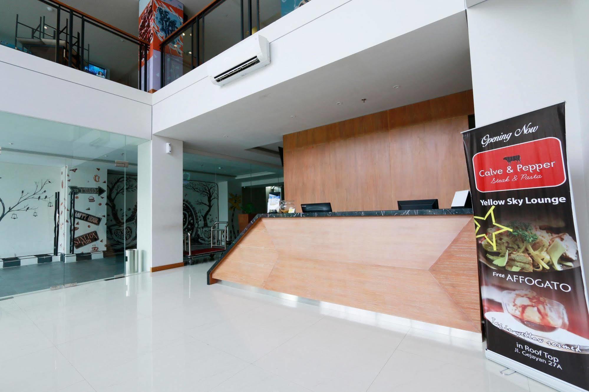 Yellow Star Gejayan Hotel Yogyakarta Exterior photo